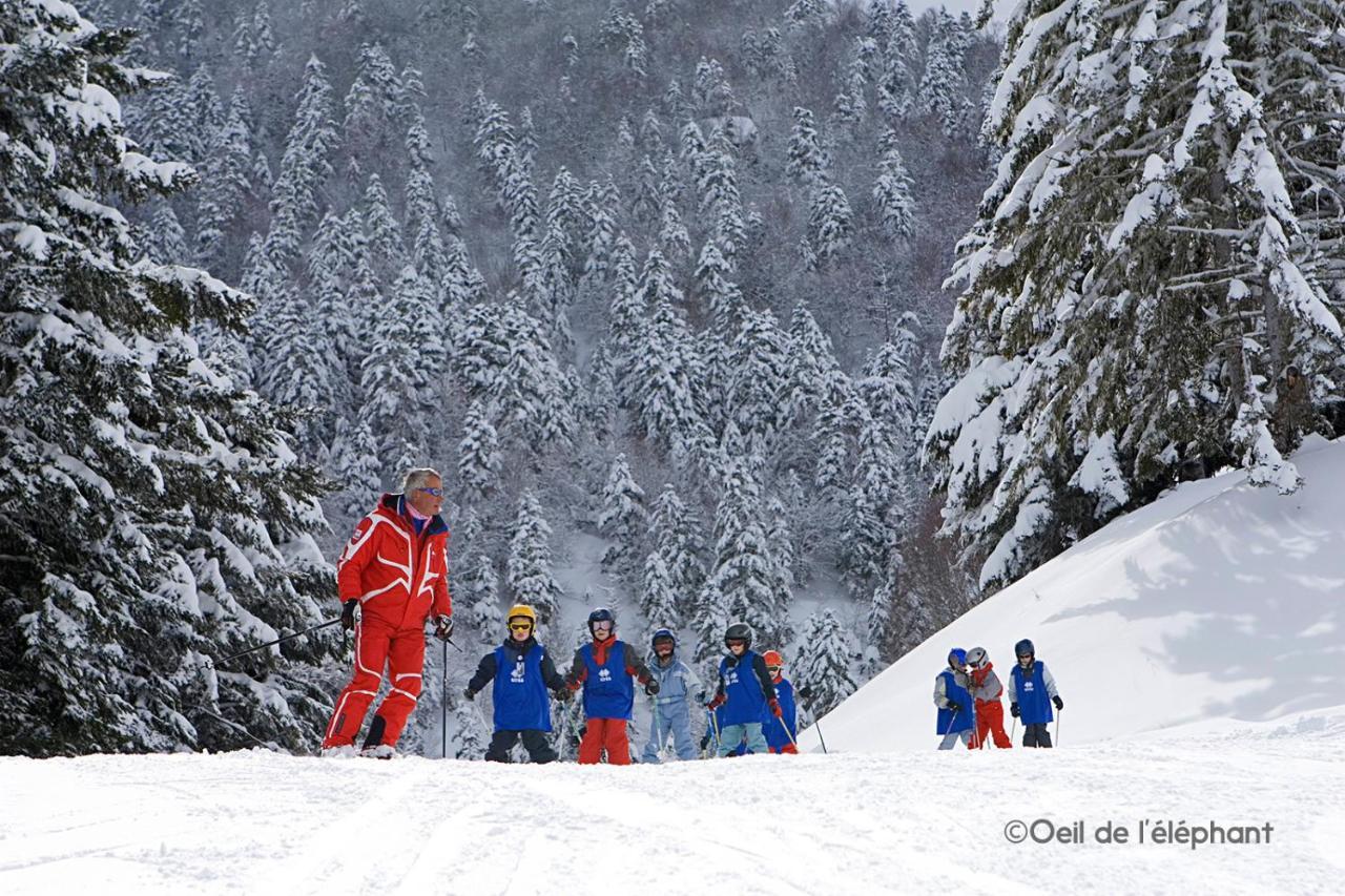 Le cocon ideal pour six personnes avec vue sur les montagnes Génos Extérieur photo